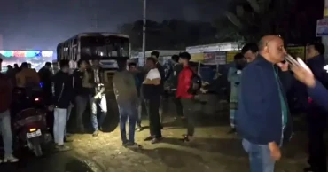 সাভারে পার্কিং করা বাসে আগুন