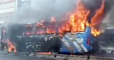 গাজীপুরে যাত্রীবাহী বাসে আগুন