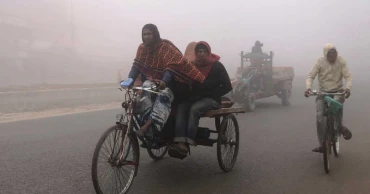 ৪ দিনেও সূর্যের দেখা নেই লালমনিরহাটে, বিপাকে শ্রমজীবীরা
