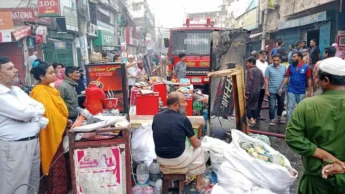 খুলনায় মার্কেটে আগুন, অর্ধশত দোকান ছাই