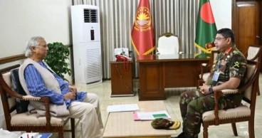 প্রধান উপদেষ্টার সঙ্গে সাক্ষাৎ করলেন সেনাপ্রধান