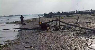 অবৈধ বালু উত্তোলনে ধ্বংসের মুখে ‎তিস্তার কোটি টাকার স্পার বাঁধ‎‎‎‎