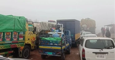 ঘন কুয়াশায় দুই নৌরুটে ফেরি চলাচল বন্ধ, অপেক্ষায় ৬ শতাধিক যানবাহন