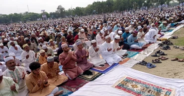 রাতভর বৃষ্টিতে অনিশ্চয়তা কাটিয়ে গোর এ শহীদ ময়দানে লাখো মুসল্লির ঢল