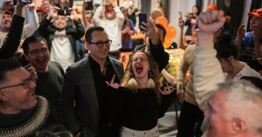 ট্রাম্পের হুমকি: গ্রিনল্যান্ডে অবিশ্বাস্য জয় পেল ডেমোক্র্যাটিট পার্টি