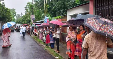 নিম্নচাপের প্রভাবে বাগেরহাটে বৃষ্টি ঝরছে, দুর্ভোগে শিক্ষর্থীরা