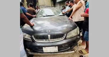 কেরানীগঞ্জে পরিত্যক্ত প্রাইভেট কার উদ্ধার