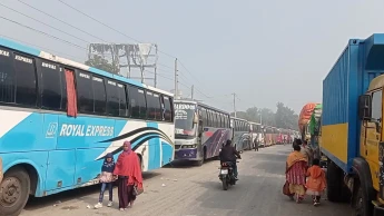 আরিচা-কাজিরহাট ও পাটুরিয়া-দৌলতদিয়া রুটে ফেরি চলাচল শুরু