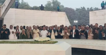 বাবার কবরে শ্রদ্ধা জানালেন অশ্রুসিক্ত তারেক রহমান