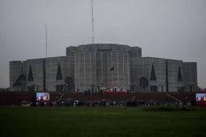 সংসদ ভবনে ‘জুলাই ঘোষণাপত্র’, সামনে জনতার ভিড়