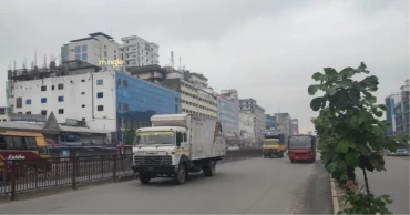 Dhaka's air quality remains moderate, ranks 13th globally