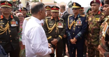 PM greets members of armed forces after Independence Day parade