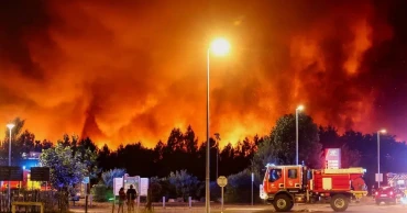 More than 10,000 evacuated as wildfire spreads near popular tourist town in France