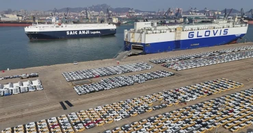 China's exports in December grew 10.7%, beating estimates as higher US tariffs loom