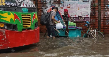 Commuters suffer as downpour leaves Dhaka streets waterlogged