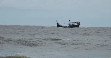 Trawler sinks in rough sea, 9 fishermen rescued