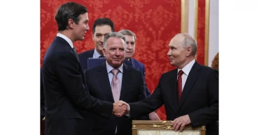 Putin meets US envoys for renewed Ukraine peace talks