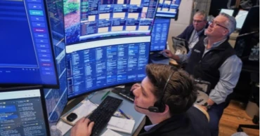 Asian markets tumble as tech stock sell-off and rate hike fears shake investors