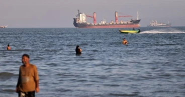 Oil tanker passes through Strait of Hormuz as Iran warns ships over new route