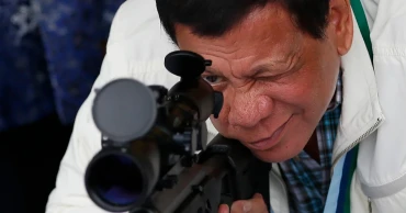Duterte resisted fingerprinting, threatened lawsuits during chaotic arrest
