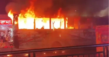 Moving bus set on fire in Mirpur