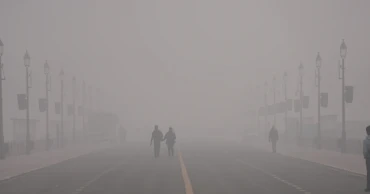 Toxic smog in New Delhi halts travel,  sends air quality to hazardous levels