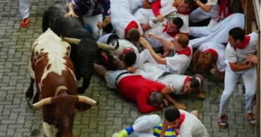 2 Spaniards gored as San Fermin festival ends with final bull run