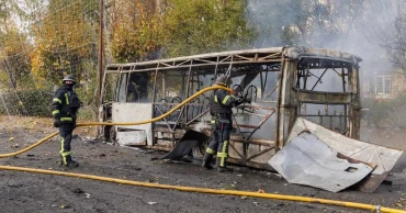 Russian strike on Ukrainian public buses kills 30 as Kyiv blackouts worsen