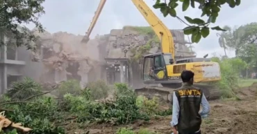 Nasrul Hamid’s bungalow on Buriganga riverbank demolished