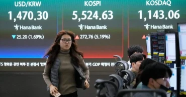 Asian stocks rebound as oil prices fall back to $90