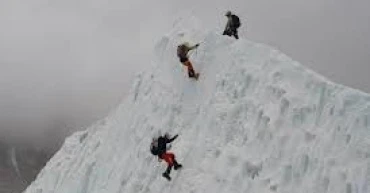Mount Everest sees record-breaking 274 ascents in one day