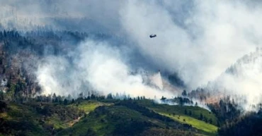 Three firefighters killed battling wildfires on Colorado-Utah border