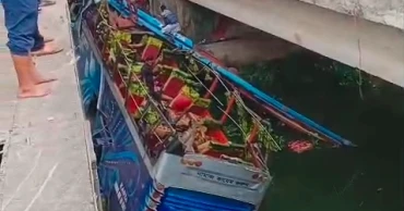 One killed, 10 injured as bus falls into canal in Manikganj