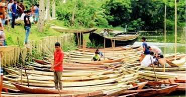 Boat-building keeps century-old tradition alive in Pirojpur’s Nesarabad