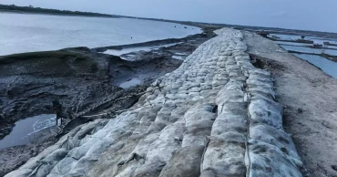Coastal embankment sinks midway through repair in Khulna’s Koyra