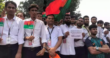 Thousands line the Dhaka streets to welcome Khaleda Zia 