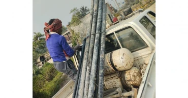 Titas Gas disconnects illegal lines of Manikganj washing factory