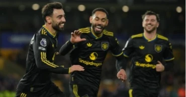 Two-goal Fernandes inspires Manchester United to 4-1 win over Wolves