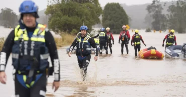Record floodwaters in eastern Australia 4 dead, 1 missing