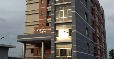 Young man “assaults OC, two officers” at Pallabi Police Station