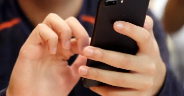How to ease thumb pain from texting, scrolling on smartphones