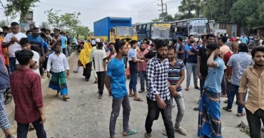 Vehicular movement on Dhaka-Mymensingh Highway halted for 3hrs  as workers block road demanding arrears