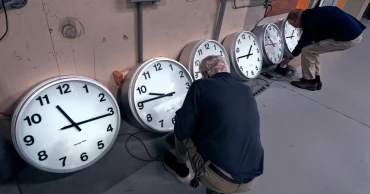 Clocks ‘fall back’ tonight as experts urge morning sunlight for health