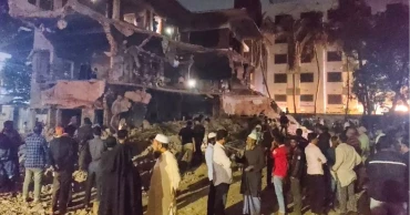 Crowds still bustling along length of Dhanmandi-32, as demolition job continues