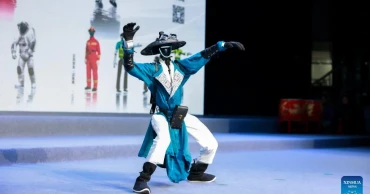 Hanfu trend expands beyond humans to robots, dolls and pets in China