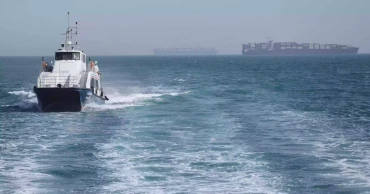 US moves to reopen Hormuz as UAE reports missile, drone attacks amid fragile truce