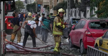 Trump urges Iran to make nuclear deal as conflict with Israel escalates