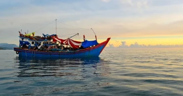 Over 250 missing after migrant boat sinks in Andaman Sea on Malaysia route including Bangladeshis