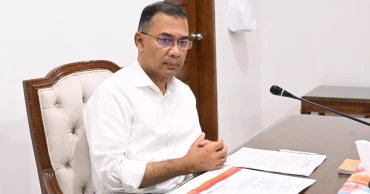 PM urges frugal electricity use after switching off half the lights at office