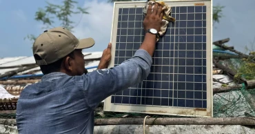 Solar kits bring light to disaster-hit areas, Rohingya camps
